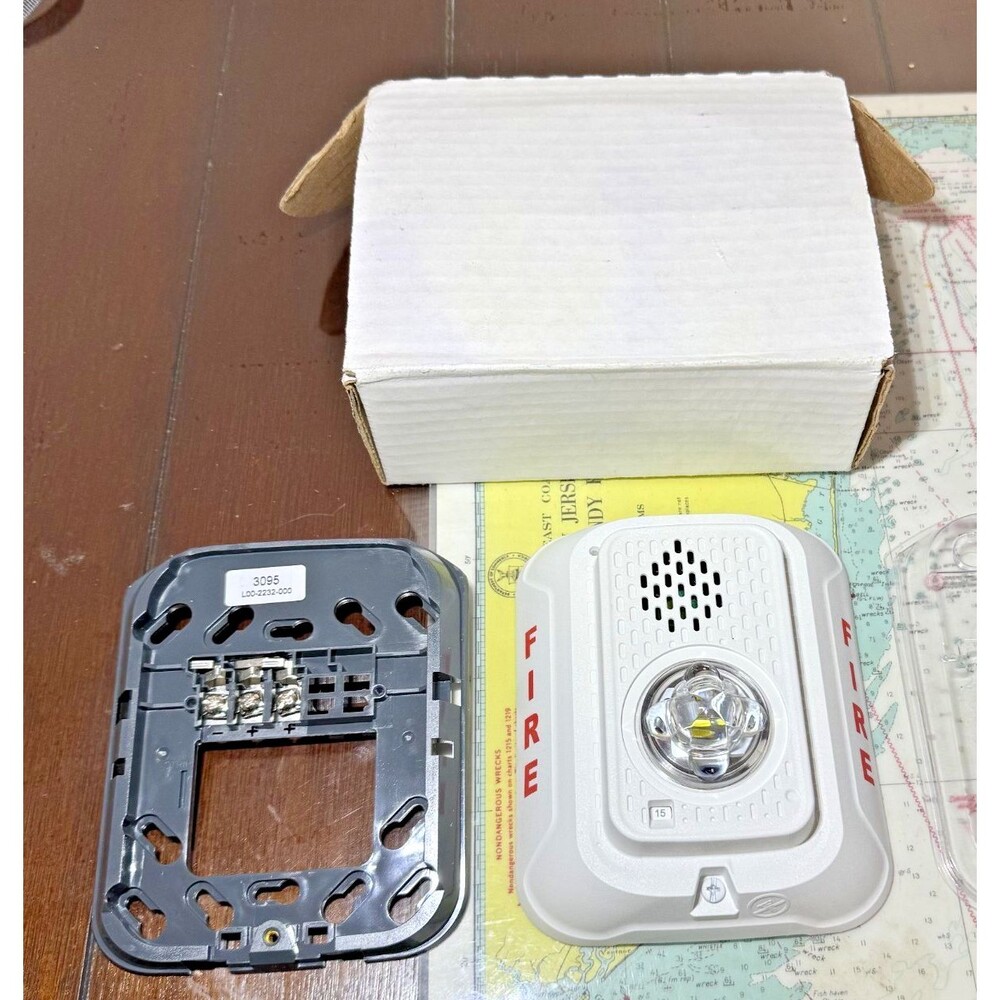 System Sensor P2WLED L-Series Wall Horn Strobe White 2-Wire Fire Alarm Open Box